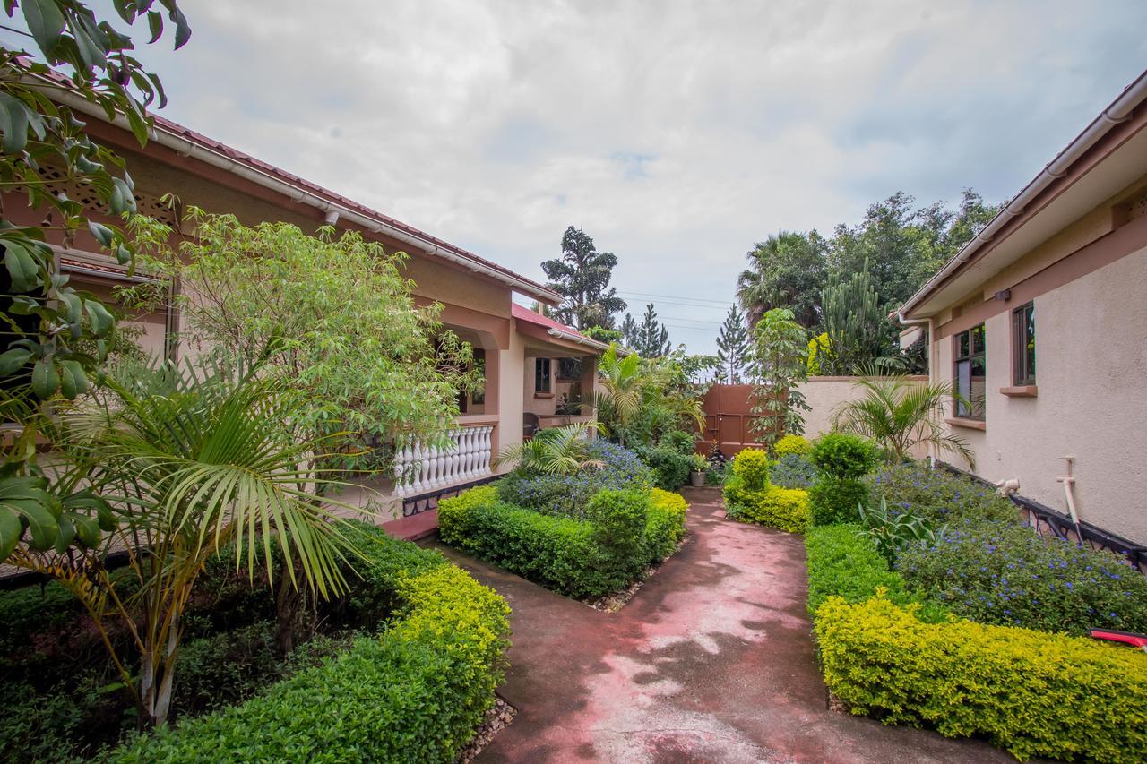 Tuzza Hotel Bushenyi Екстер'єр фото