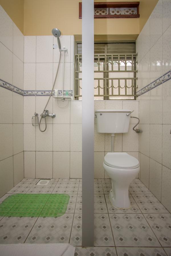 Tuzza Hotel Bushenyi Екстер'єр фото