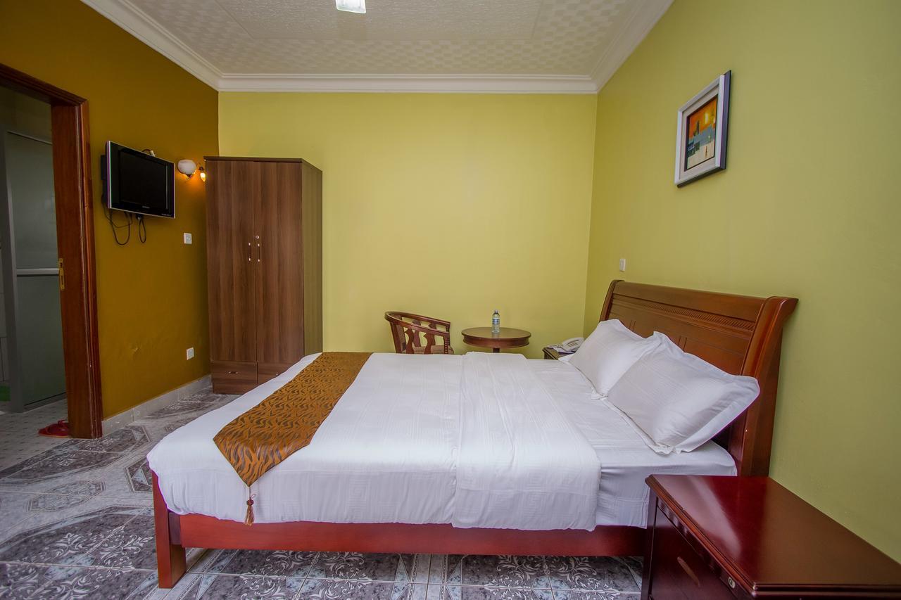 Tuzza Hotel Bushenyi Екстер'єр фото