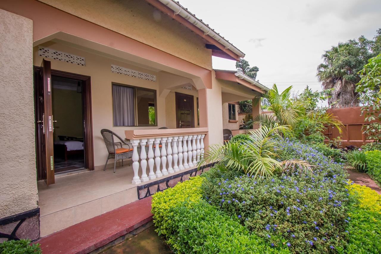 Tuzza Hotel Bushenyi Екстер'єр фото