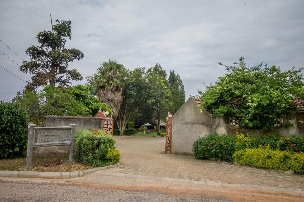 Tuzza Hotel Bushenyi Екстер'єр фото