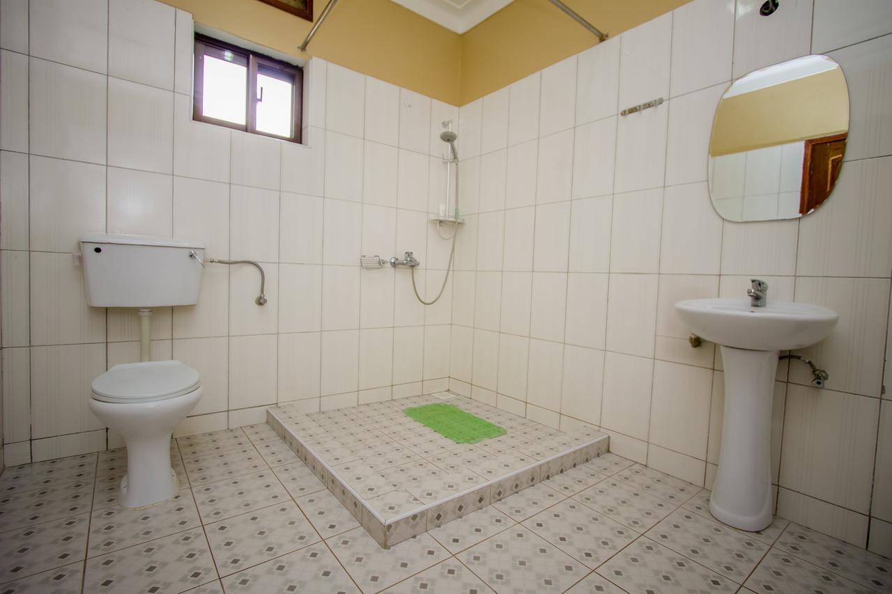 Tuzza Hotel Bushenyi Екстер'єр фото