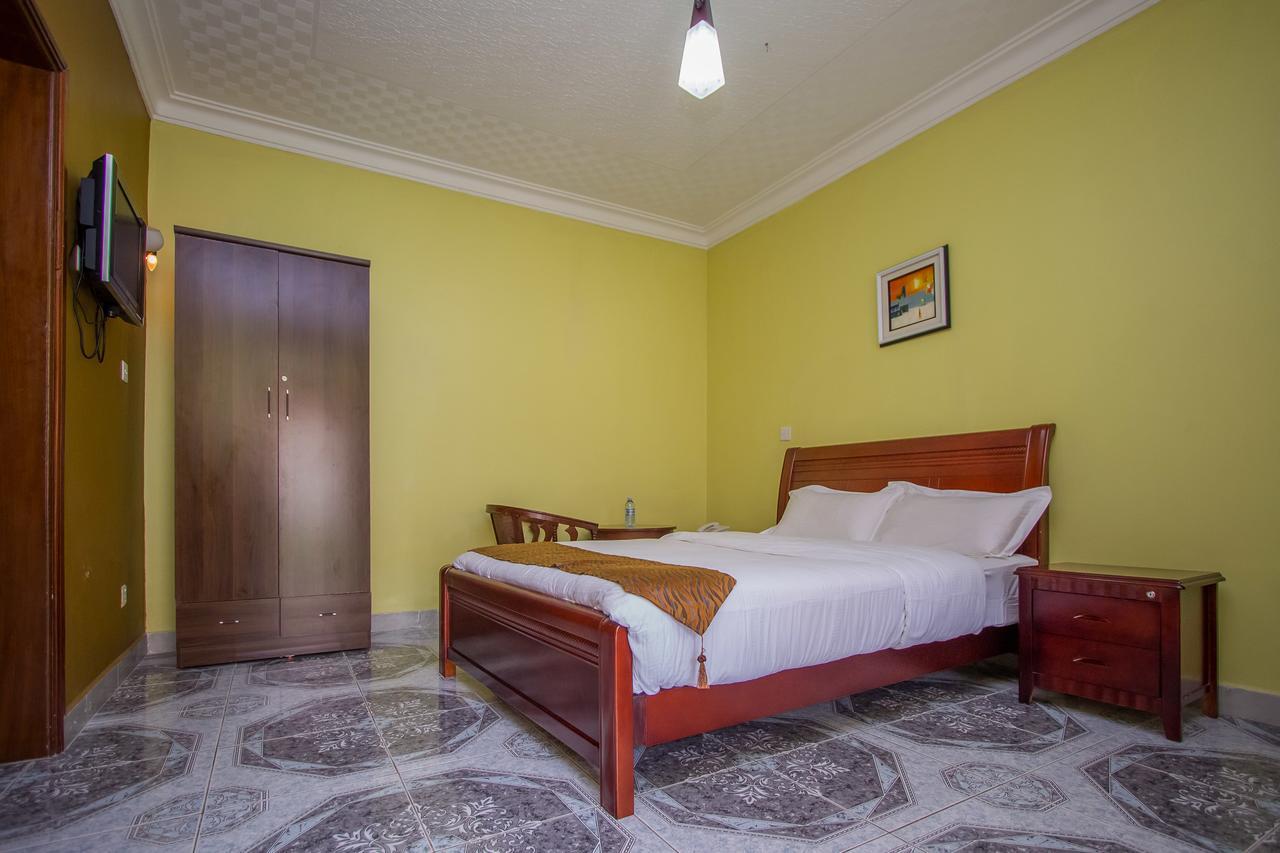 Tuzza Hotel Bushenyi Екстер'єр фото