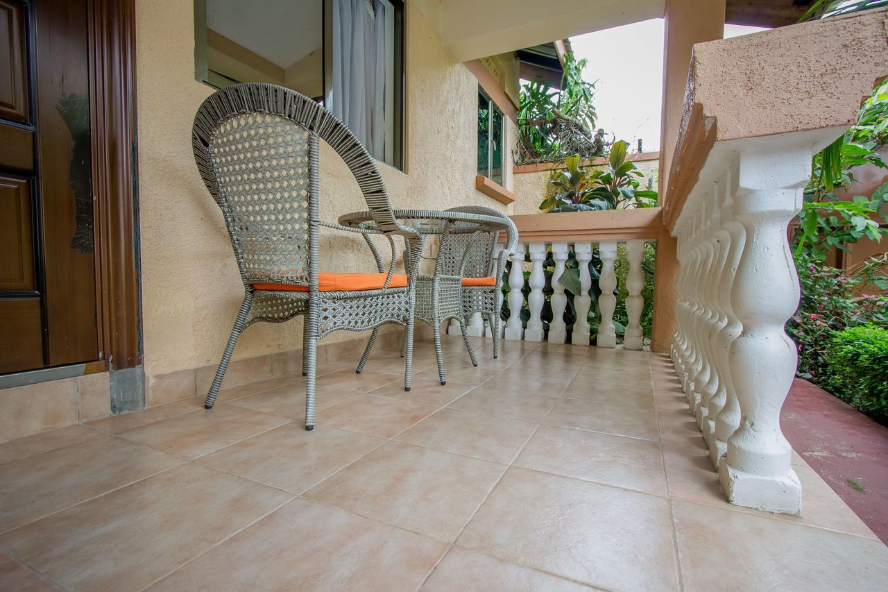 Tuzza Hotel Bushenyi Екстер'єр фото