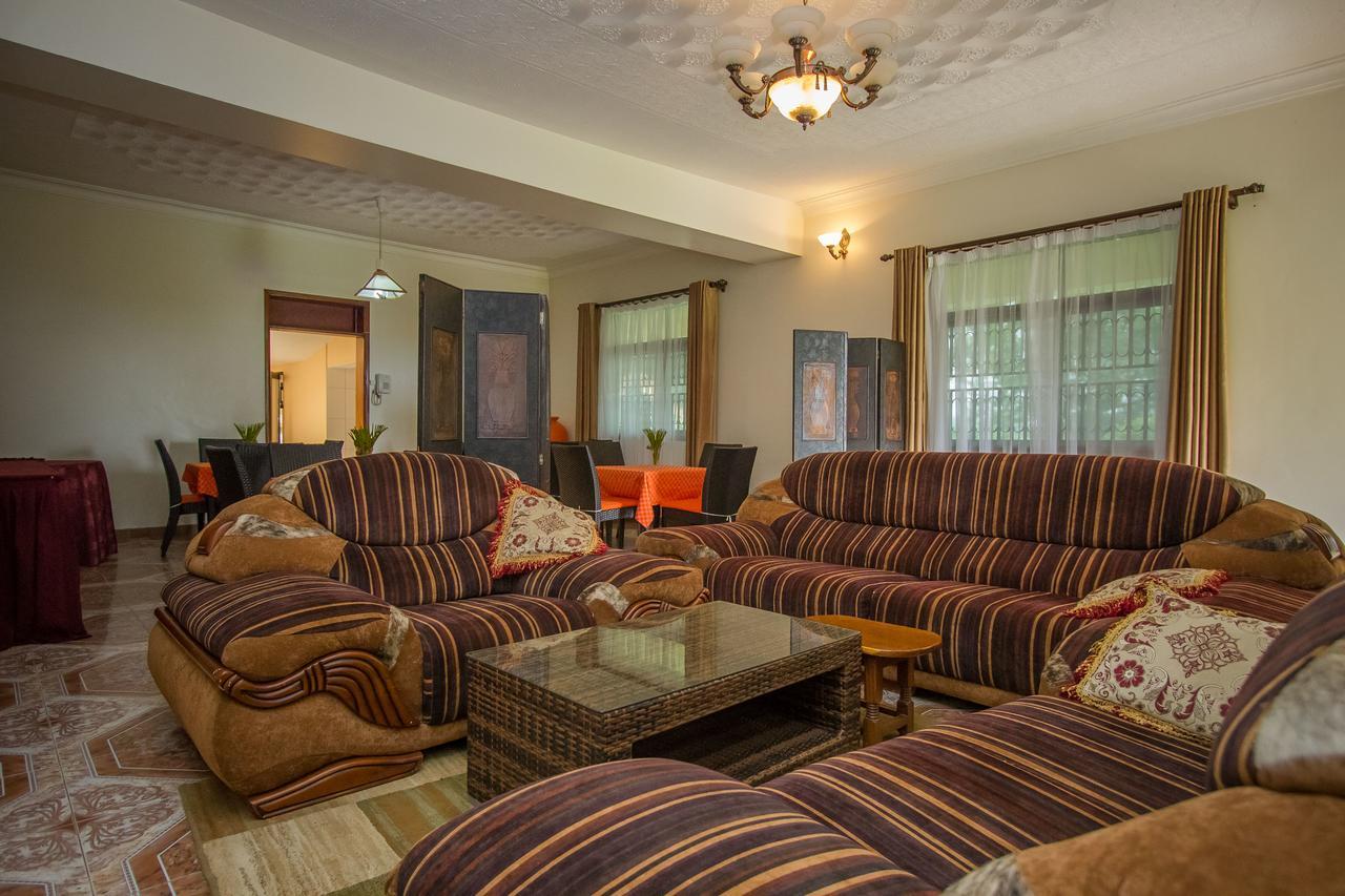 Tuzza Hotel Bushenyi Екстер'єр фото