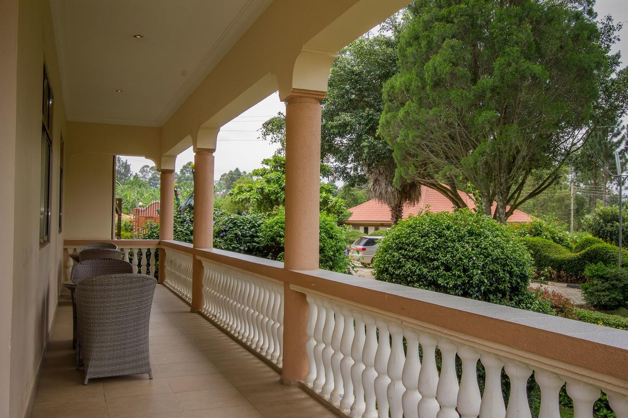 Tuzza Hotel Bushenyi Екстер'єр фото